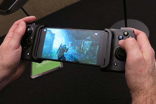画像ギャラリー No.024のサムネイル画像 / Razer，NUCをベースにした小型デスクトップPC「Tomahawk」を発表。スマホ向け新型ゲームパッドなど多数の新製品も明らかに