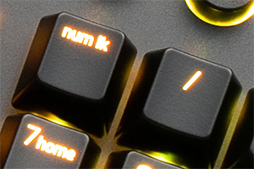 画像ギャラリー No.023のサムネイル画像 / 【PR】Razerの光学式キーボード「Huntsman V2 Analog」は,アナログ入力機能で当たり前のゲーマー向けキーボードを超えた