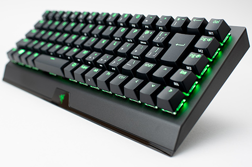 画像ギャラリー No.003のサムネイル画像 / 【PR】Razerのミニキーボード「BlackWidow V3 Mini」を試す。ワイヤレスでもUSBでも使える便利さが魅力だ