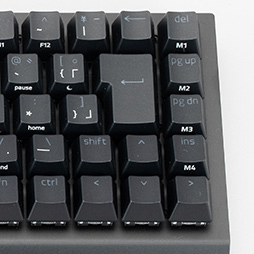 画像ギャラリー No.007のサムネイル画像 / 【PR】Razerのミニキーボード「BlackWidow V3 Mini」を試す。ワイヤレスでもUSBでも使える便利さが魅力だ