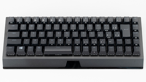 画像ギャラリー No.008のサムネイル画像 / 【PR】Razerのミニキーボード「BlackWidow V3 Mini」を試す。ワイヤレスでもUSBでも使える便利さが魅力だ