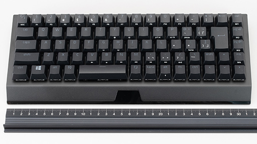 画像ギャラリー No.009のサムネイル画像 / 【PR】Razerのミニキーボード「BlackWidow V3 Mini」を試す。ワイヤレスでもUSBでも使える便利さが魅力だ