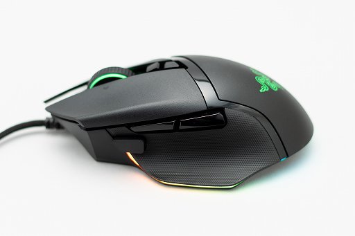画像ギャラリー No.008のサムネイル画像 / 【PR】「Razer Basilisk V3」のセンサーは驚きの性能。スクロールホイールの新機能やLEDイルミネーションも搭載した新モデルを試した