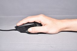 画像ギャラリー No.016のサムネイル画像 / 【PR】「Razer Basilisk V3」のセンサーは驚きの性能。スクロールホイールの新機能やLEDイルミネーションも搭載した新モデルを試した