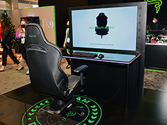 Razer，振動機能付きチェアや天板にさまざまな機能を組み込めるデスク，音声明瞭化機能付きマスクをCES 2022で公開