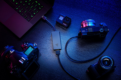 画像ギャラリー No.001のサムネイル画像 / Razer,小さなビデオキャプチャユニット「Ripsaw X」を国内発売。ゲーマー向けチェアのXLサイズやピンクモデルも登場