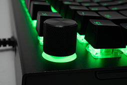 画像ギャラリー No.024のサムネイル画像 / Razer製キーボードのフラッグシップ「BlackWidow V4 Pro」をテスト。価格は高いが基本スペックの充実ぶりに感銘を受ける［レビュー］