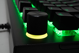 画像ギャラリー No.027のサムネイル画像 / Razer製キーボードのフラッグシップ「BlackWidow V4 Pro」をテスト。価格は高いが基本スペックの充実ぶりに感銘を受ける［レビュー］