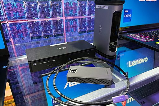 画像ギャラリー No.005のサムネイル画像 / Thunderbolt 5搭載の「Razer Blade 18」で4K×3画面でのゲームプレイが可能に? CES 2024のRazerブースをレポート
