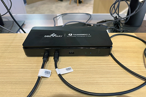 画像ギャラリー No.006のサムネイル画像 / Thunderbolt 5搭載の「Razer Blade 18」で4K×3画面でのゲームプレイが可能に? CES 2024のRazerブースをレポート
