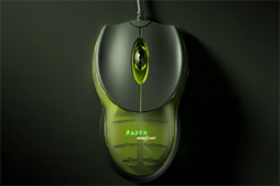 画像ギャラリー No.011のサムネイル画像 / 約23万円でも完売したマウス!? Razer初のゲーマー向けマウスを復刻した「Razer Boomslang」20周年モデルを写真で見る