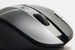 画像ギャラリー No.020のサムネイル画像 / Logicool G初のワイヤレス接続専用マウス「G602」レビュー。ユニークな形状の新モデルは誰に向くのか