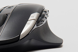 画像ギャラリー No.056のサムネイル画像 / Logicool G初のワイヤレス接続専用マウス「G602」レビュー。ユニークな形状の新モデルは誰に向くのか
