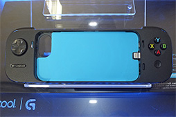 画像ギャラリー No.016のサムネイル画像 / iPhoneでのゲーム体験が大きく変わる? iPhone 5s&5用ゲームパッド「G550」ファーストインプレッション。Apple Storeでは12月13日に先行発売