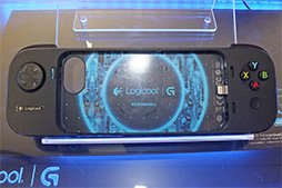 画像ギャラリー No.017のサムネイル画像 / iPhoneでのゲーム体験が大きく変わる? iPhone 5s&5用ゲームパッド「G550」ファーストインプレッション。Apple Storeでは12月13日に先行発売