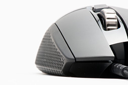 画像ギャラリー No.015のサムネイル画像 / ロジクールのゲーマー向けマウス主力シリーズ最新作「G502」レビュー。伝統に背を向けた新デザインは吉と出るのか？