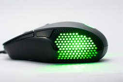 画像ギャラリー No.006のサムネイル画像 / Logicool G「G303」レビュー。これは「G502」の小型軽量&メインボタン強化版マウスだ