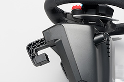 画像ギャラリー No.018のサムネイル画像 / Logicool G「G29」+「Driving Force Shifter」レビュー。新型のステアリングコントローラはPS4時代の定番となるか
