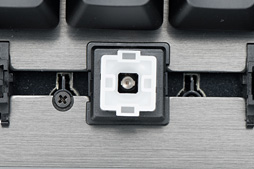 画像ギャラリー No.003のサムネイル画像 / 6月15日発売のLogicool G「G413 Mechanical Gaming Keyboard」をテスト。初のフローティングデザイン採用モデルは,打鍵感が違う!?