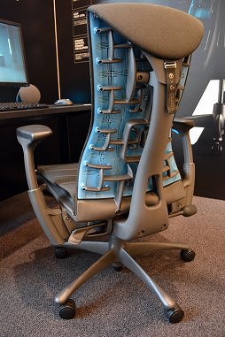 画像ギャラリー No.005のサムネイル画像 / ハーマンミラー直営店で聞く,20万円超えの椅子がゲーマーに向いている理由。良い姿勢で座らないと,血行が悪くなってゲームプレイに悪影響?