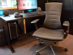 ハーマンミラー直営店で聞く，20万円超えの椅子がゲーマーに向いている理由。良い姿勢で座らないと，血行が悪くなってゲームプレイに悪影響？