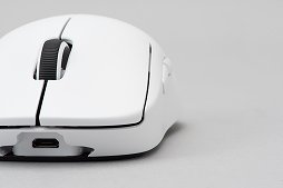 画像ギャラリー No.026のサムネイル画像 / 軽く,使いやすく,文句ナシの仕上がり。ワイヤレスマウス「PRO X SUPERLIGHT」レビュー