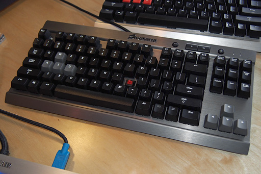 画像ギャラリー No.010のサムネイル画像 / ［COMPUTEX］Corsairブースに展示されていた光学センサー搭載マウスがけっこういい感じ