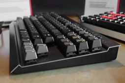 画像ギャラリー No.011のサムネイル画像 / ［COMPUTEX］Corsairブースに展示されていた光学センサー搭載マウスがけっこういい感じ