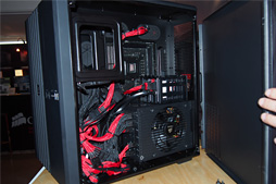 画像ギャラリー No.026のサムネイル画像 / ［COMPUTEX］Corsairブースに展示されていた光学センサー搭載マウスがけっこういい感じ
