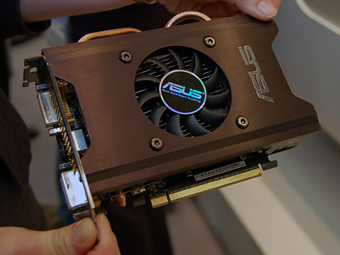 画像ギャラリー No.002のサムネイル画像 / ［COMPUTEX 2008＃16］ASUS，ゲームとビデオの画質を向上させる「Splendid HD」チップ搭載のグラフィックスカードを発売へ