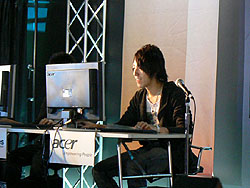 画像ギャラリー No.004のサムネイル画像 / ［TGS 2008＃077］「サドンアタック」のイベントではトッププレイヤーのエキシビションマッチが開催