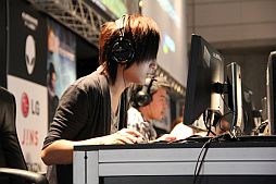 画像ギャラリー No.006のサムネイル画像 / ［TGS 2012］主催者企画によるゲーム大会イベント「Cyber Games Asia」が開催。「サドンアタック」の次期アップデート情報も明らかに