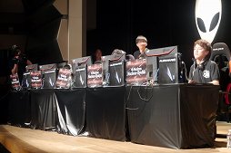 画像ギャラリー No.008のサムネイル画像 / 「サドンアタック」の公式大会「SAJCL 2016 2ND STAGE」をレポート。エキシビションマッチでは日本代表が強豪韓国に勝利
