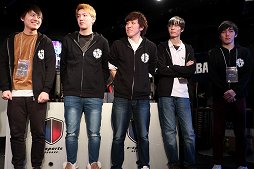 画像ギャラリー No.004のサムネイル画像 / 「サドンアタック」公式大会「SAJCL 2017 Final Stage」決勝トーナメントが開催。日本最強クランが決定&2018年のアップデート予定が発表