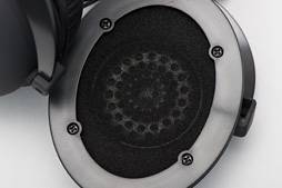 画像ギャラリー No.004のサムネイル画像 / HW短評：Kingston「HyperX Cloud」（1）ハードウェアの完成度をチェックする