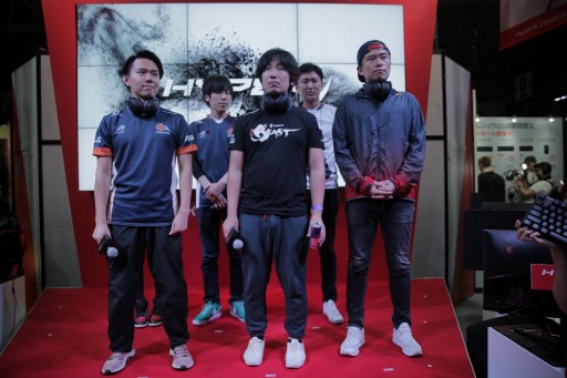 画像ギャラリー No.007のサムネイル画像 / HyperX，TGS 2018でSwitch向けインイヤーヘッドセットおよびmicroSDカードを発表