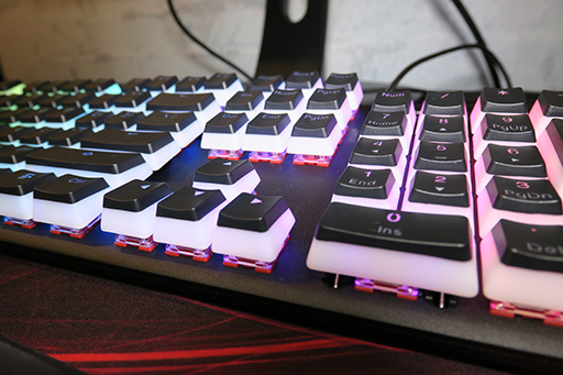 画像ギャラリー No.003のサムネイル画像 / HyperX初の独自キースイッチ採用キーボード「Alloy Origins」をチェック。7.1chサラウンド再生対応のヘッドセットも登場