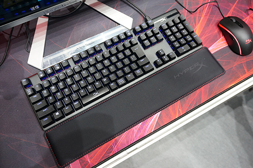 画像ギャラリー No.002のサムネイル画像 / ［TGS 2019］HyperX，独自メカニカルスイッチ採用キーボード「Alloy Origins」を国内発売。ヘッドトラッキング機能対応のヘッドセットも