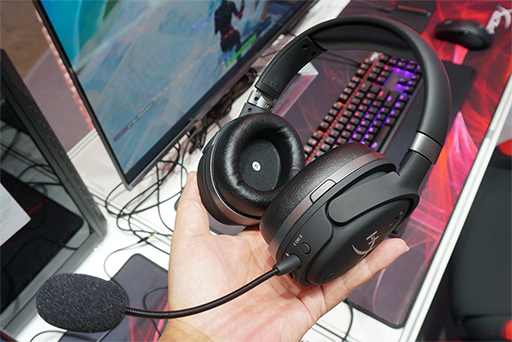 画像ギャラリー No.008のサムネイル画像 / ［TGS 2019］HyperX，独自メカニカルスイッチ採用キーボード「Alloy Origins」を国内発売。ヘッドトラッキング機能対応のヘッドセットも