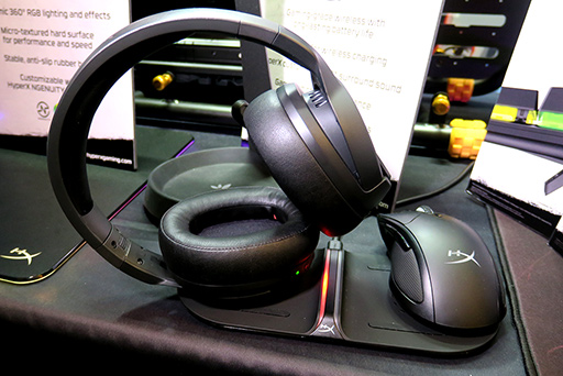 画像ギャラリー No.005のサムネイル画像 / HyperX,Qi充電機能付きのヘッドセットやスマートフォン用グリップをCES 2020で発表。実機を写真でチェックしてみよう