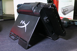 画像ギャラリー No.009のサムネイル画像 / HyperX,Qi充電機能付きのヘッドセットやスマートフォン用グリップをCES 2020で発表。実機を写真でチェックしてみよう