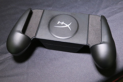 画像ギャラリー No.011のサムネイル画像 / HyperX,Qi充電機能付きのヘッドセットやスマートフォン用グリップをCES 2020で発表。実機を写真でチェックしてみよう