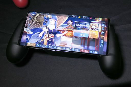 画像ギャラリー No.015のサムネイル画像 / HyperX,Qi充電機能付きのヘッドセットやスマートフォン用グリップをCES 2020で発表。実機を写真でチェックしてみよう
