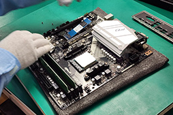 画像ギャラリー No.029のサムネイル画像 / 「手の届きやすいゲームPC」を実現する新ゲームPC「NEXTGEAR」の製造現場を訪ねる。安くても高い品質を実現する秘密とは？【PR】