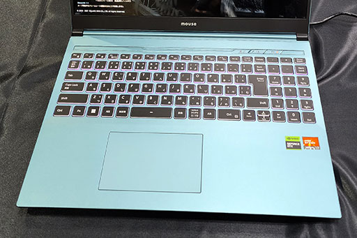 画像ギャラリー No.004のサムネイル画像 / グリーンのカラーをまとったコスパ重視のゲーマー向けノートPC「NEXTGEAR J6」をマウスコンピューターが発売