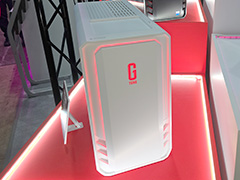 明るい白のミニタワー型PCや鮮やかな赤のノートPCなど，こだわりのカラバリモデルを披露したG TUNEの新製品をチェック［TGS2025］