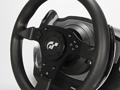 画像ギャラリー No.044のサムネイル画像 / 6万円超級のGT5公認ステアリングコントローラ「T500 RS」レビュー。価格に見合った操作感は間違いなく得られる