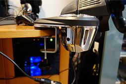 画像ギャラリー No.004のサムネイル画像 / HW短評:Thrustmaster「TH8A Add-On Shifter」(1)ステアリングコントローラ用の別売りシフトユニットを取り付けてみる
