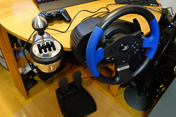 画像ギャラリー No.005のサムネイル画像 / HW短評:Thrustmaster「TH8A Add-On Shifter」(1)ステアリングコントローラ用の別売りシフトユニットを取り付けてみる