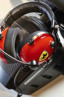 画像ギャラリー No.005のサムネイル画像 / Ferrariの公式ライセンスを取得したゲーマー向けヘッドセット「T.Racing Scuderia Ferrari Edition」がThrustmasterから11月20日に国内発売